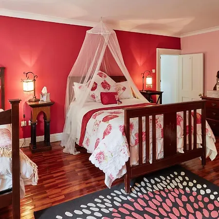 Barnabrow Country house